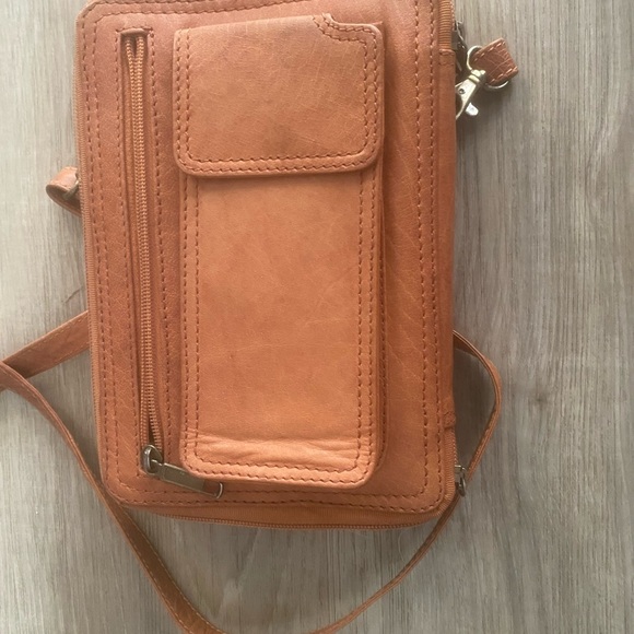 Never used leather wallet purse. Keep your cards, phone, sunglasses - Picture 13 of 14